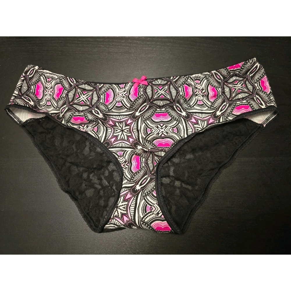 NWT Victorias Secret Large Low Rise Hiphugger Panty Black Geometric Lace Behind